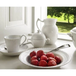 Royal Copenhagen White Fluted Half Lace Suikerpot Met Deksel -Beste Bestek Winkel 47346 01 2 EnvironmentImage 66a0657d82