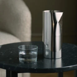 New Works Pleat Karaf -Beste Bestek Winkel 501488 01 2 EnvironmentImage 7308cca2b6