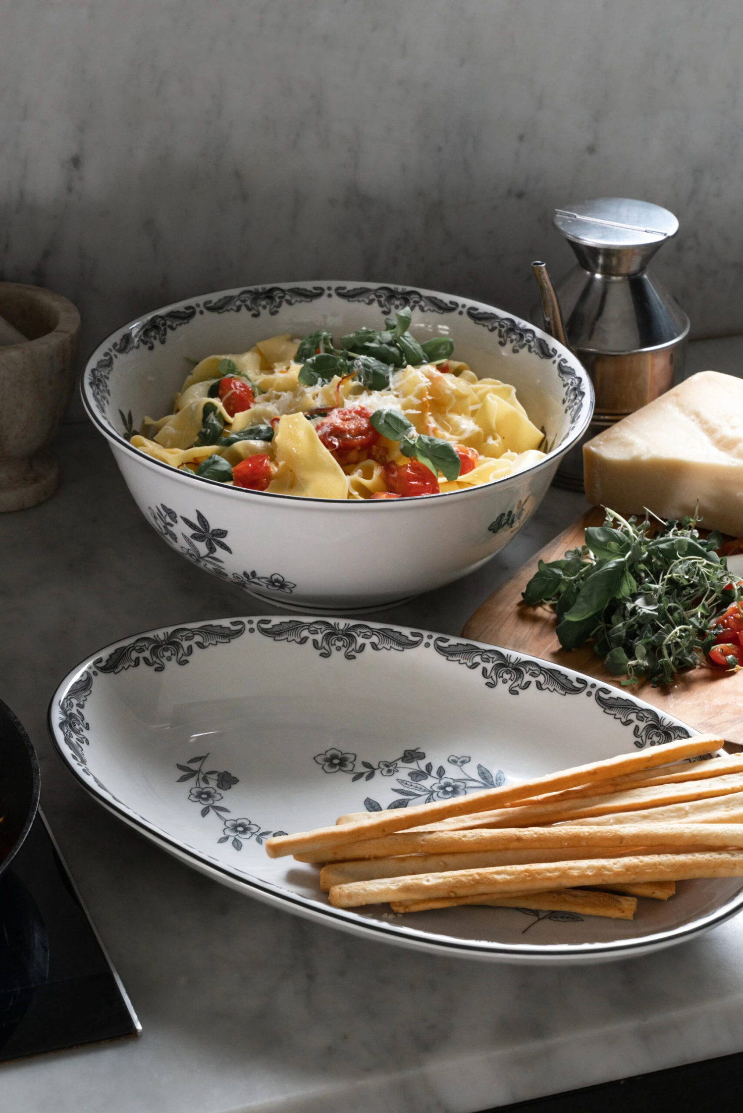 Rörstrand Ostindia Zwarte Serveerschaal Ovaal 22x33 Cm 4 Rörstrand Ostindia Zwarte Serveerschaal Ovaal 22x33 Cm - Afbeelding 2