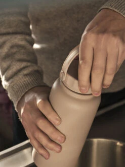 Hay Mono Thermosfles 0,9 L -Beste Bestek Winkel 504531 01 2 EnvironmentImage ac971ad45e