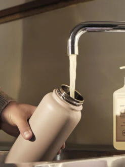 Hay Mono Thermosfles 0,9 L -Beste Bestek Winkel 504531 01 3 EnvironmentImage aae2bb7d09