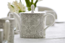 Spode Strawberry Thief Theekan 1,1 Liter 11 Spode Strawberry Thief Theekan 1,1 Liter -Beste Bestek Winkel 509452 01 4 EnvironmentImage dd9189de80