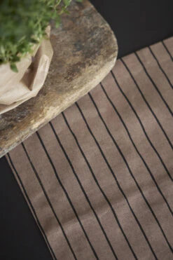 Tofta Stripe Placemat 35x45 Cm 5 Tofta Stripe Placemat 35x45 Cm -Beste Bestek Winkel 570695 01 4 EnvironmentImage 781098d697